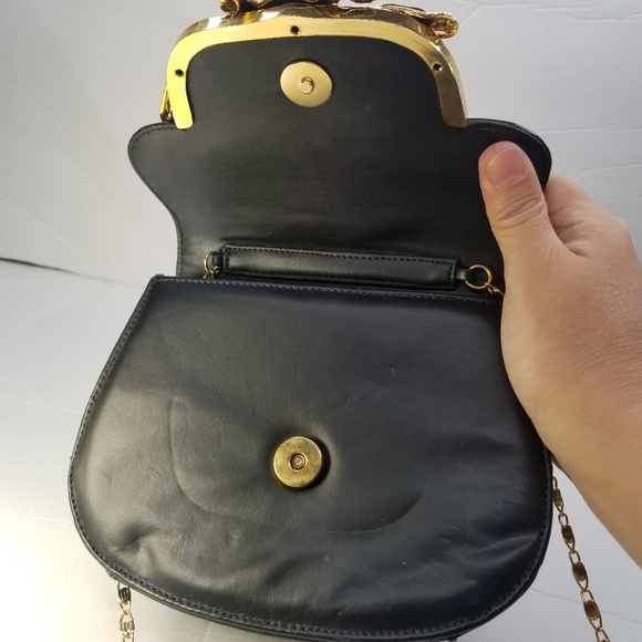 VINTAGE BLACK LEATHER WITH GOLD TONE CROCODILE ACCENT SHOULDER BAG - Picture 9 of 9